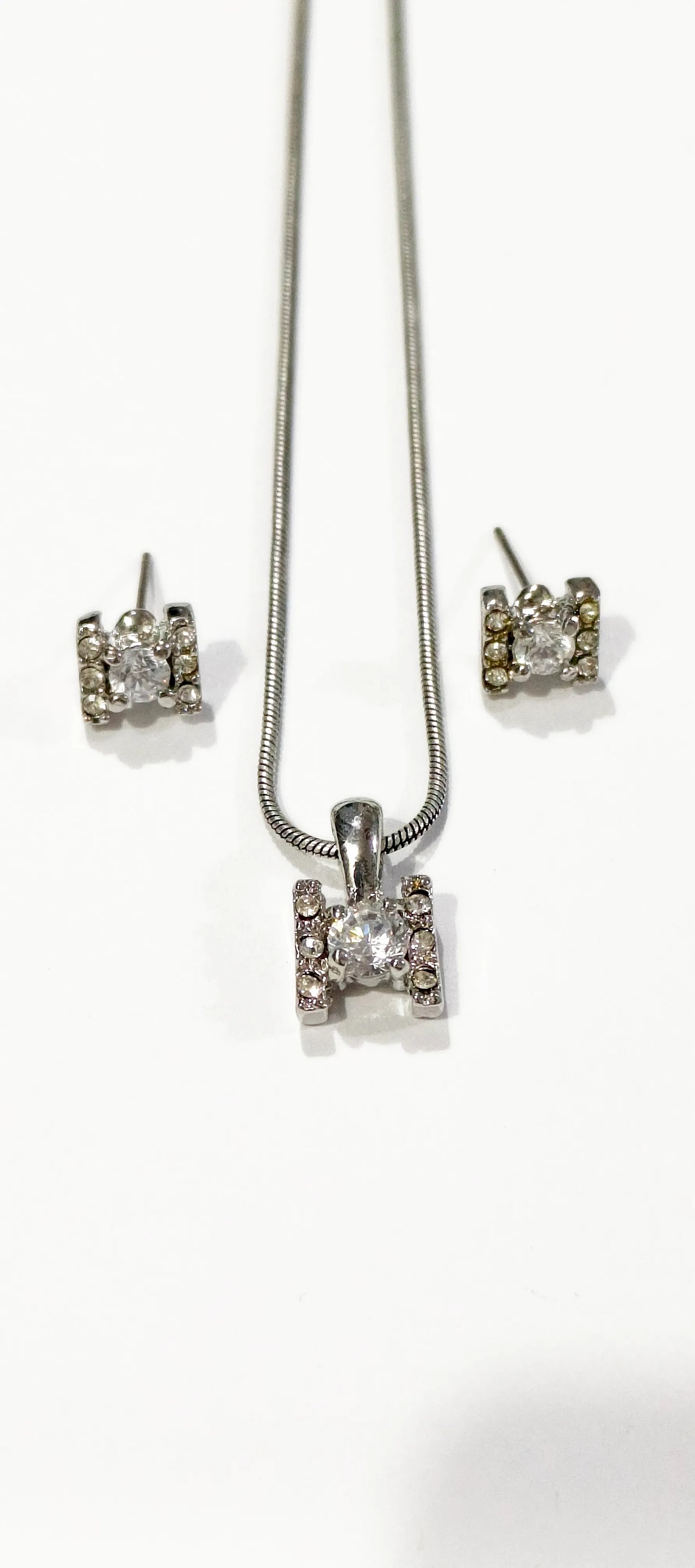 Minimal Zircon Pendant Necklace Set