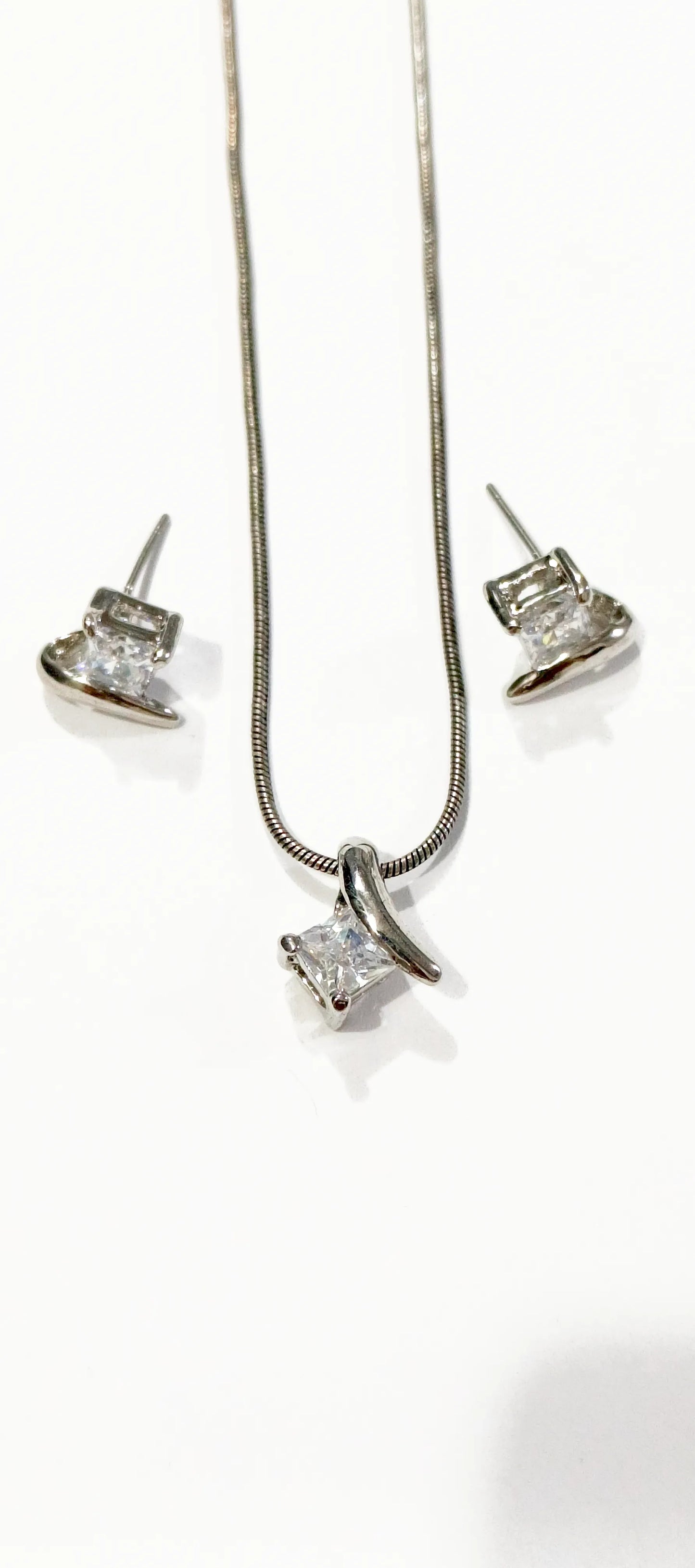 Minimal Zircon Pendant Necklace Set